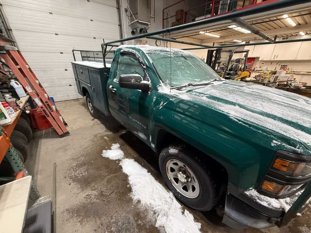 Image of Chevrolet Silverado equipment image 3