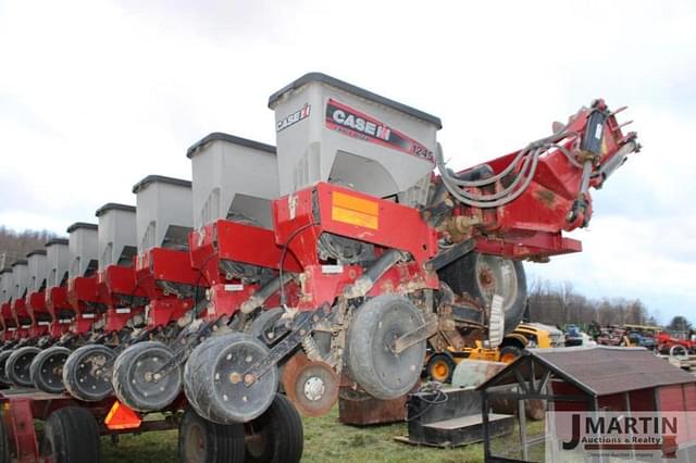 Image of Case IH 1245 equipment image 4