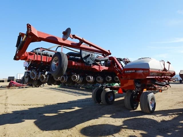 Image of Case IH 1245 equipment image 2