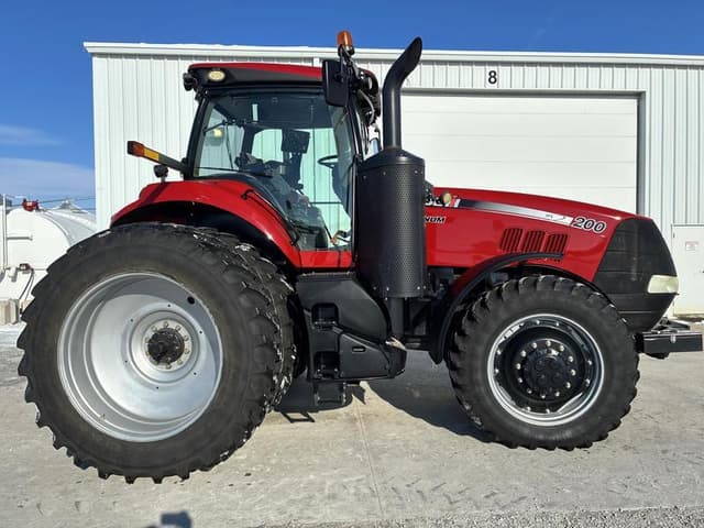 Image of Case IH Magnum 200 equipment image 3
