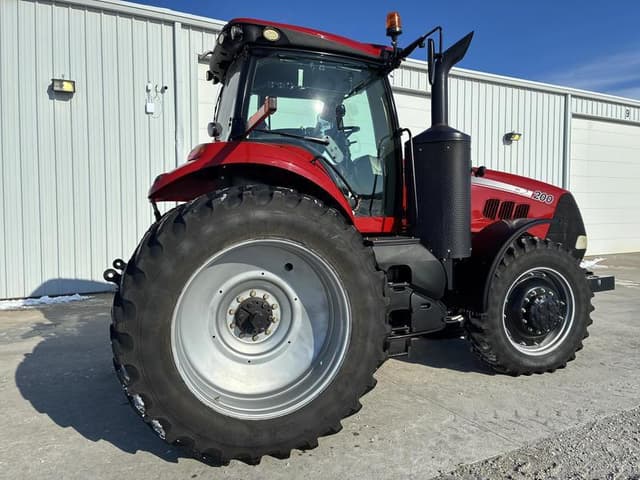 Image of Case IH Magnum 200 equipment image 4
