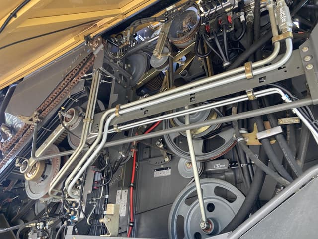 Image of CLAAS Lexion 670 equipment image 4