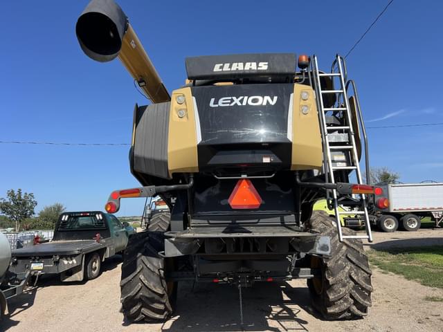 Image of CLAAS Lexion 730 equipment image 3