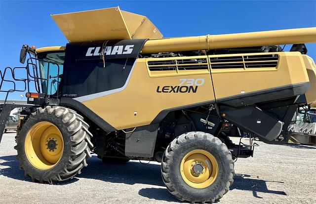 Image of CLAAS Lexion 730 equipment image 2