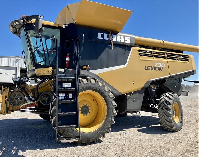 Image of CLAAS Lexion 730 equipment image 1