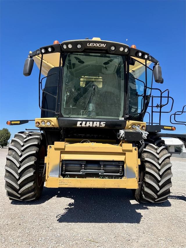 Image of CLAAS Lexion 730 equipment image 4