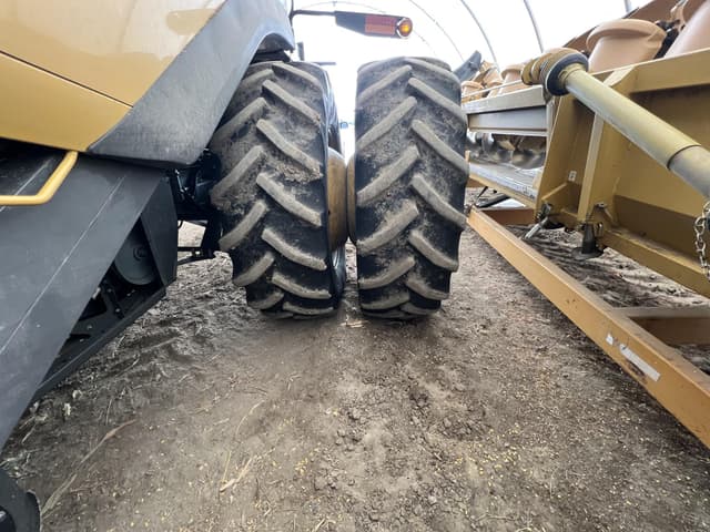 Image of CLAAS LEXION 740 equipment image 3