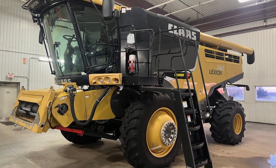 Main image CLAAS LEXION 740