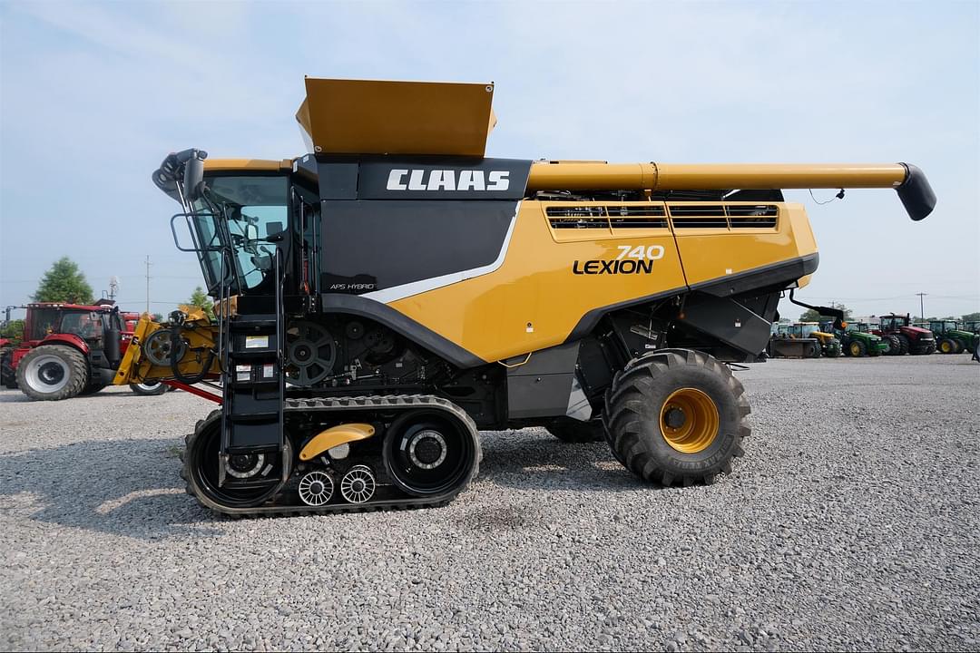 Image of CLAAS LEXION 740TT Primary image