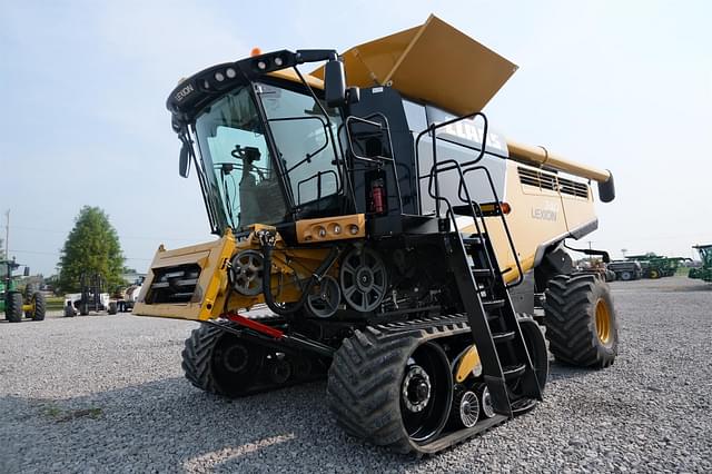 Image of CLAAS LEXION 740TT equipment image 1