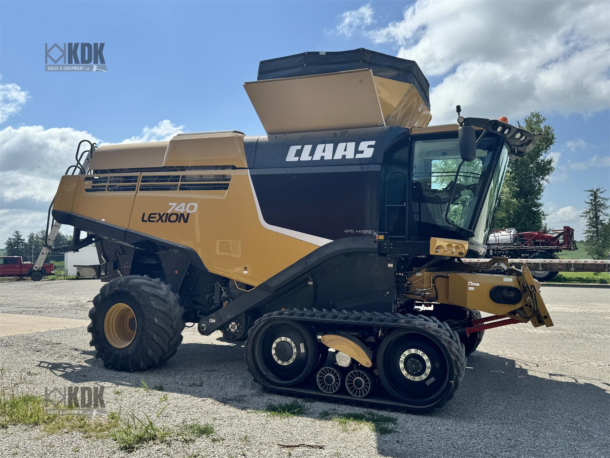 2014 CLAAS LEXION 740TT Equipment Image0