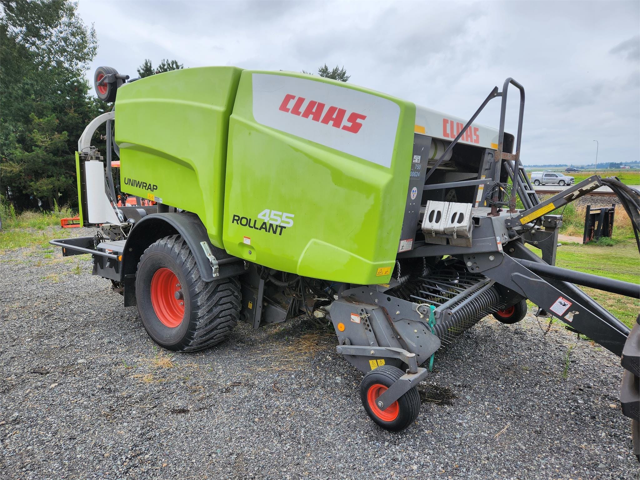 2014 CLAAS Rollant 455 Equipment Image0
