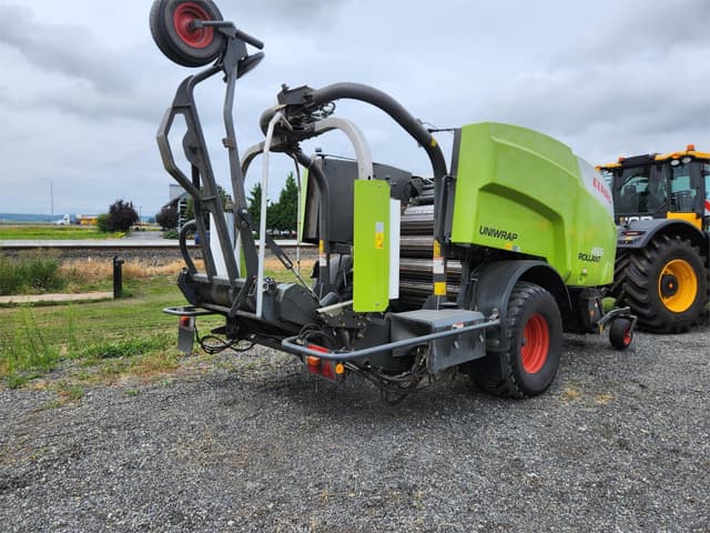 Image of CLAAS Rollant 455 equipment image 4