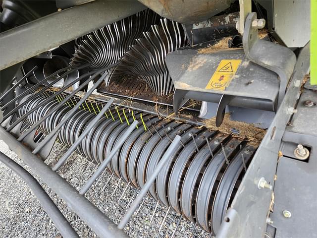 Image of CLAAS Rollant 455 equipment image 1