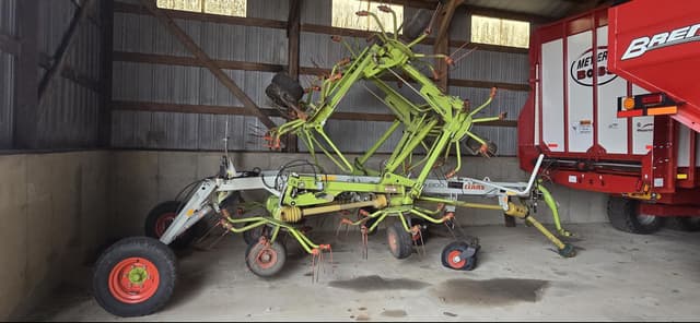 Image of CLAAS Volto 1300T equipment image 2