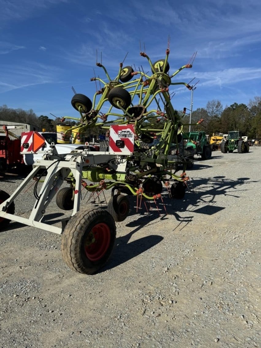 2014 CLAAS Volto 1320T Equipment Image0