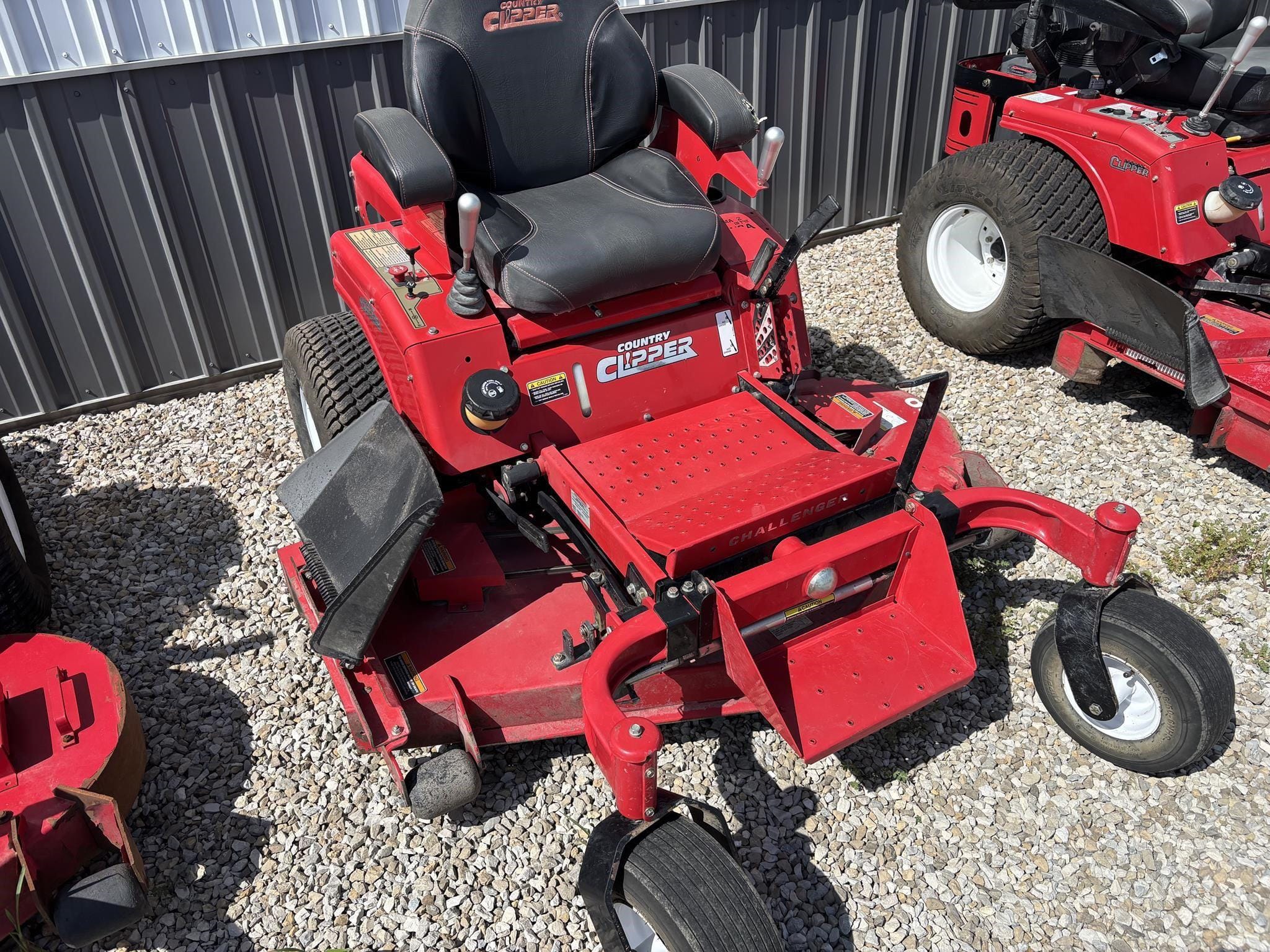 2014 Country Clipper Challenger Equipment Image0