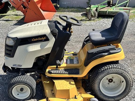 Image of Cub Cadet LGT1054 equipment image 2