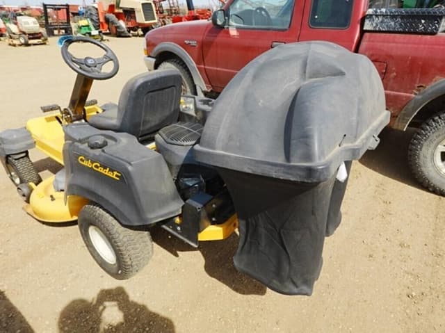 Image of Cub Cadet RZT-S42 equipment image 4