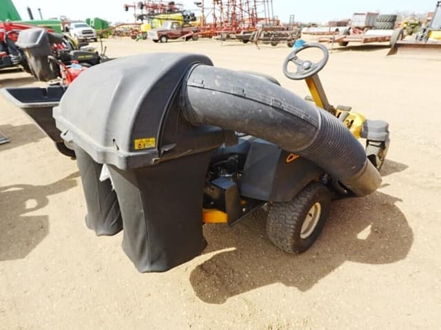 Image of Cub Cadet RZT-S42 equipment image 3