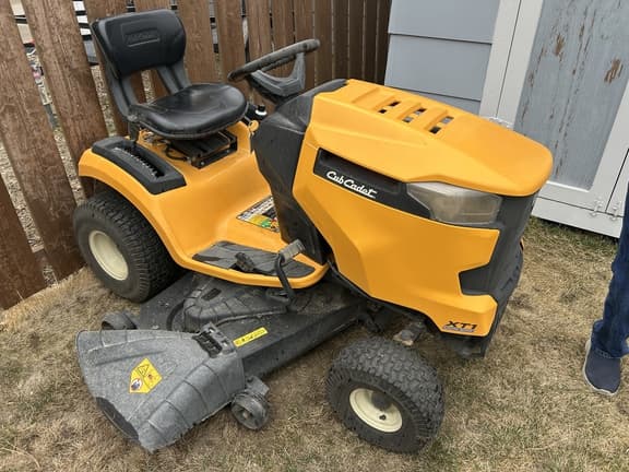 Image of Cub Cadet XT1 equipment image 3