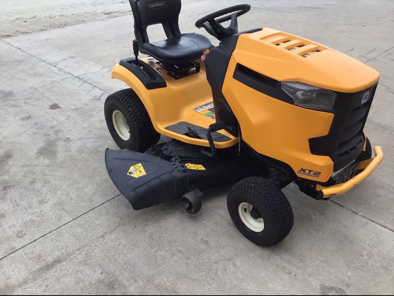 2014 Cub Cadet XT2 GX50 Equipment Image0