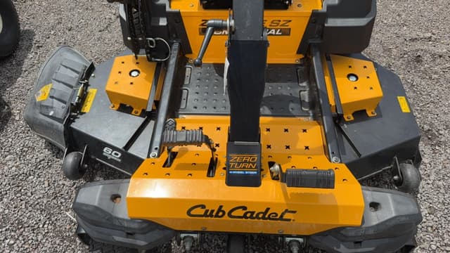 Image of Cub Cadet Z Force SZ equipment image 4