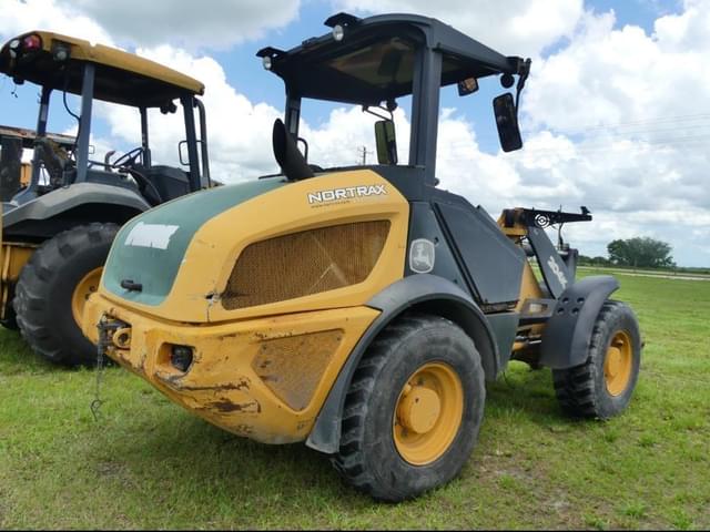 Image of John Deere 204K equipment image 2