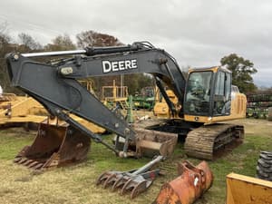 2014 John Deere 210G Image