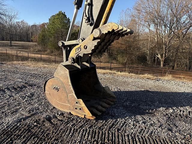 Image of John Deere 210G LC equipment image 4