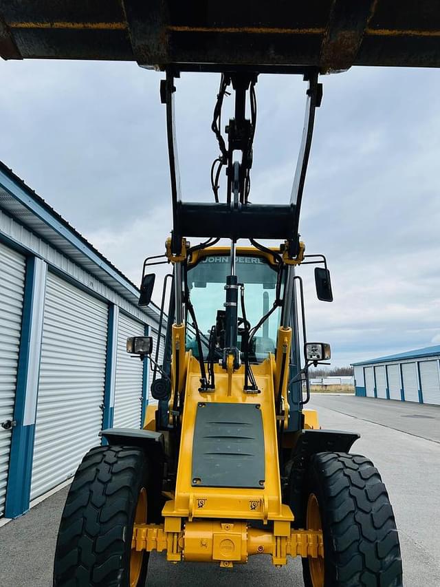 Image of John Deere 244J equipment image 3