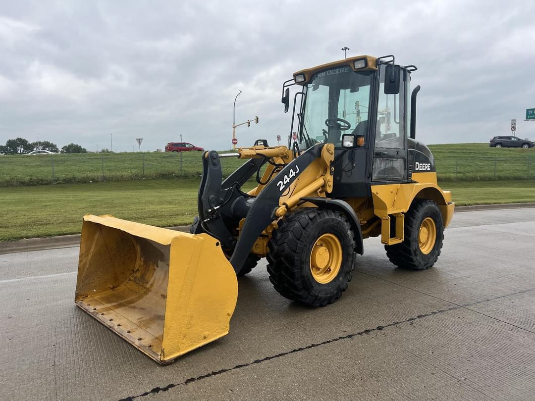 Image of John Deere 244J Primary image