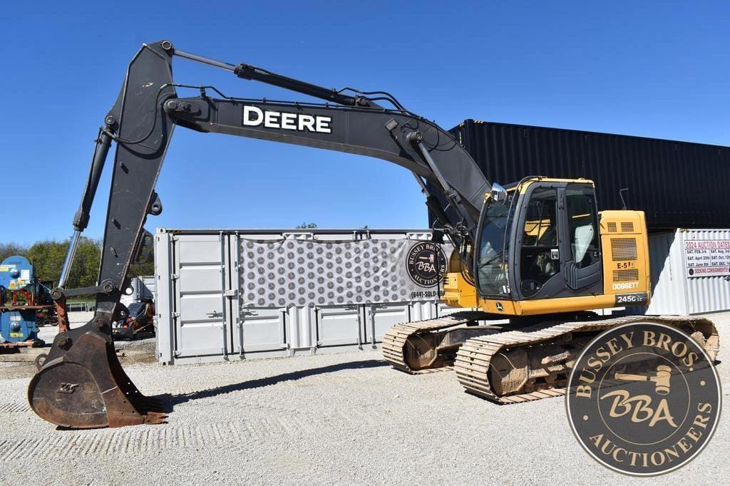 Main image John Deere 245G