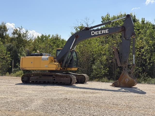 Image of John Deere 250G LC equipment image 4