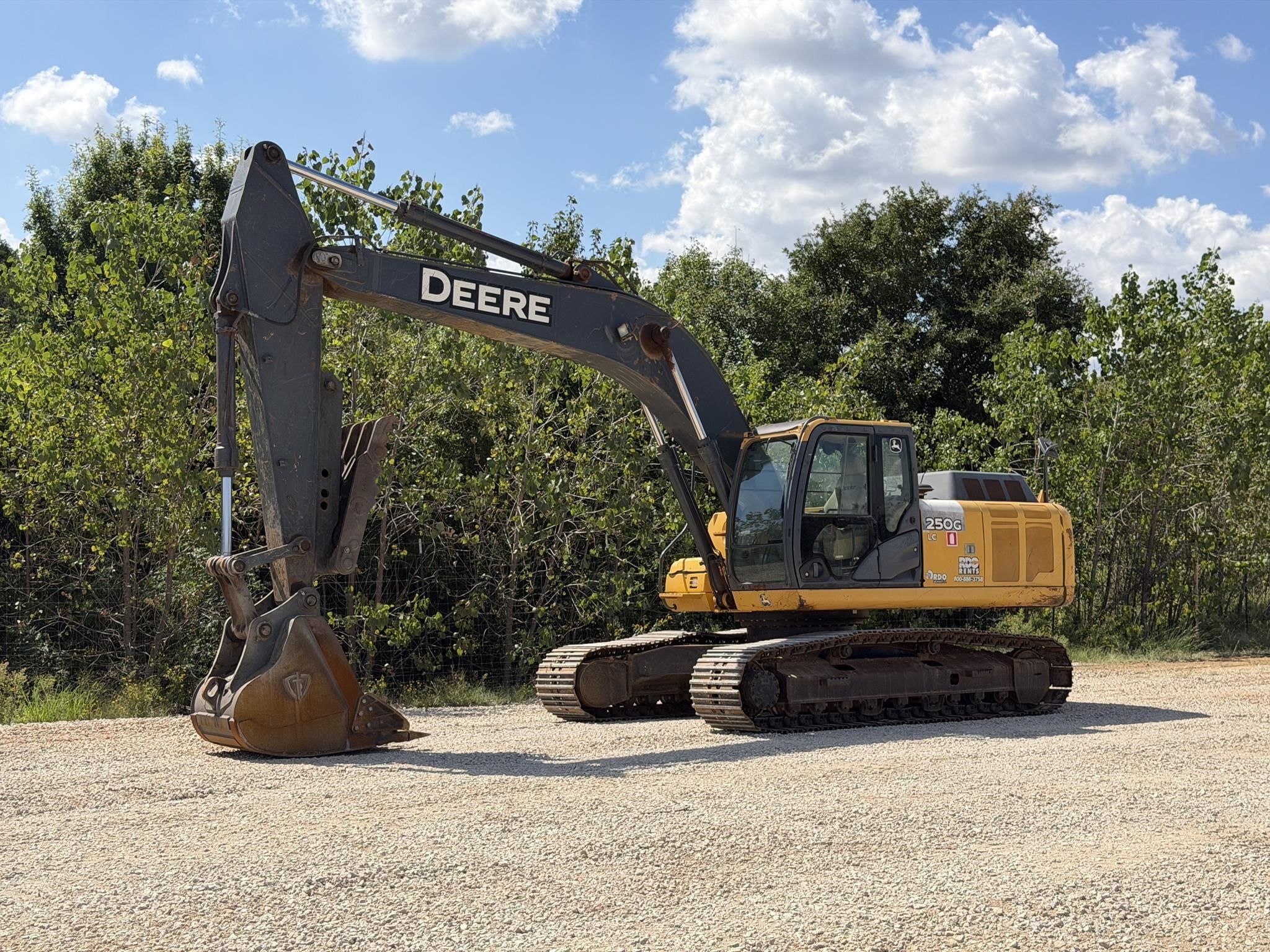 2014 John Deere 250G LC Equipment Image0