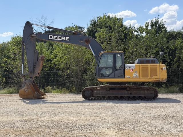 Image of John Deere 250G LC equipment image 2