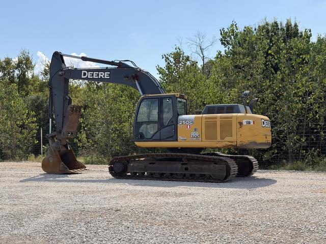 Image of John Deere 250G LC equipment image 3
