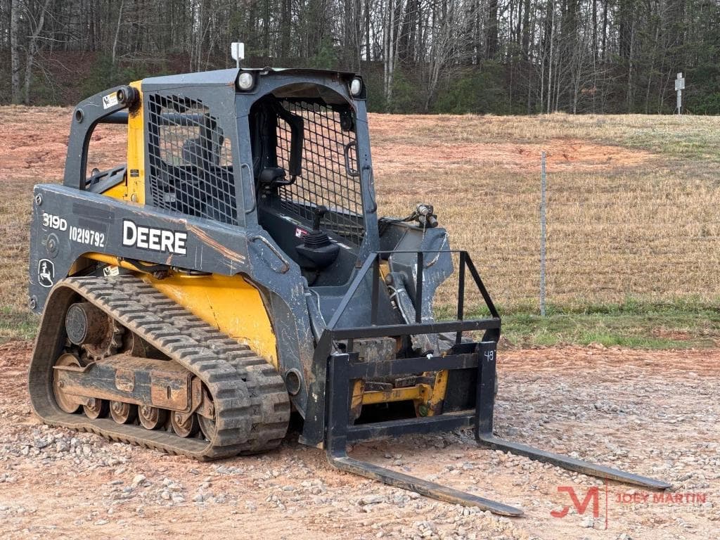 Image of John Deere 319D Primary image