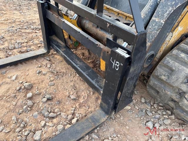 Image of John Deere 319D equipment image 2