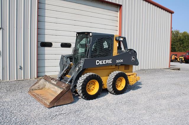 Image of John Deere 320E equipment image 2