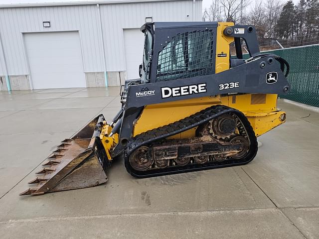 Image of John Deere 323E equipment image 3