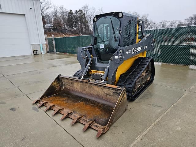 Image of John Deere 323E equipment image 1