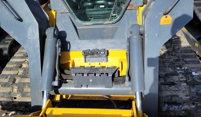 Image of John Deere 329E equipment image 3