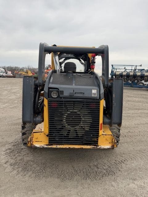 Image of John Deere 332E equipment image 3