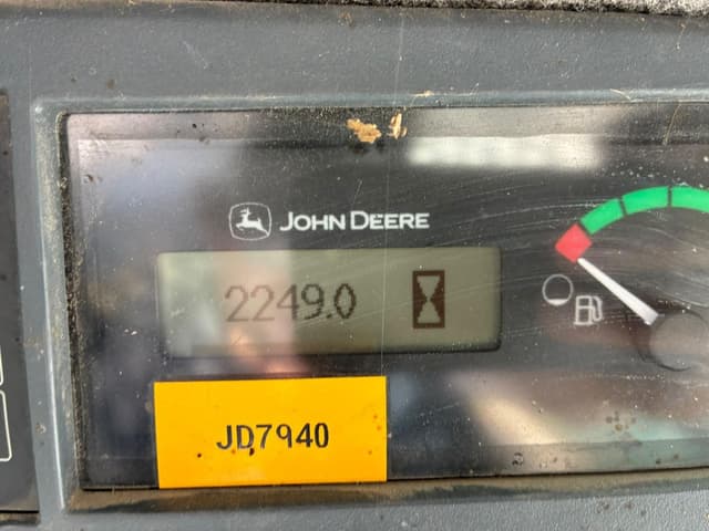 Image of John Deere 333E equipment image 2
