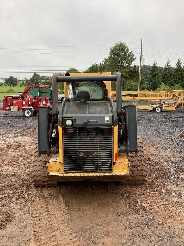 Image of John Deere 333E equipment image 3