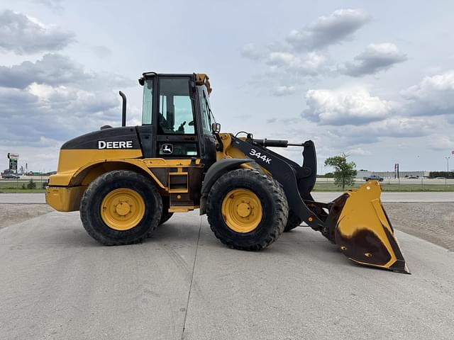 Image of John Deere 344K equipment image 4