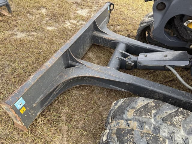 Image of John Deere 60G equipment image 4