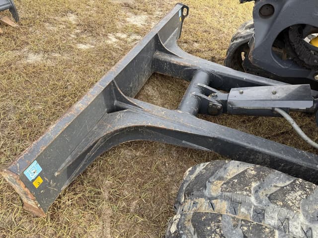 Image of John Deere 60G equipment image 4