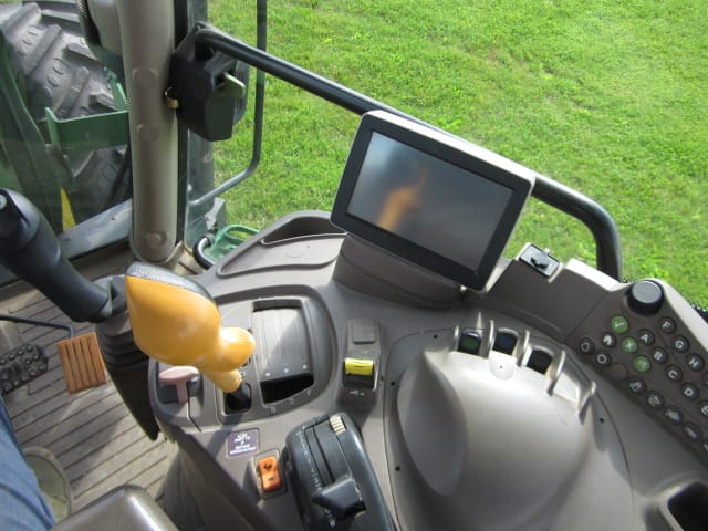 2014 John Deere 6125R Equipment Image0